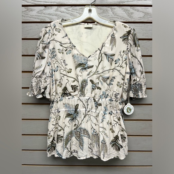 Spartina 449 Tops - Spartina 449 Floral V-Neck Blouse